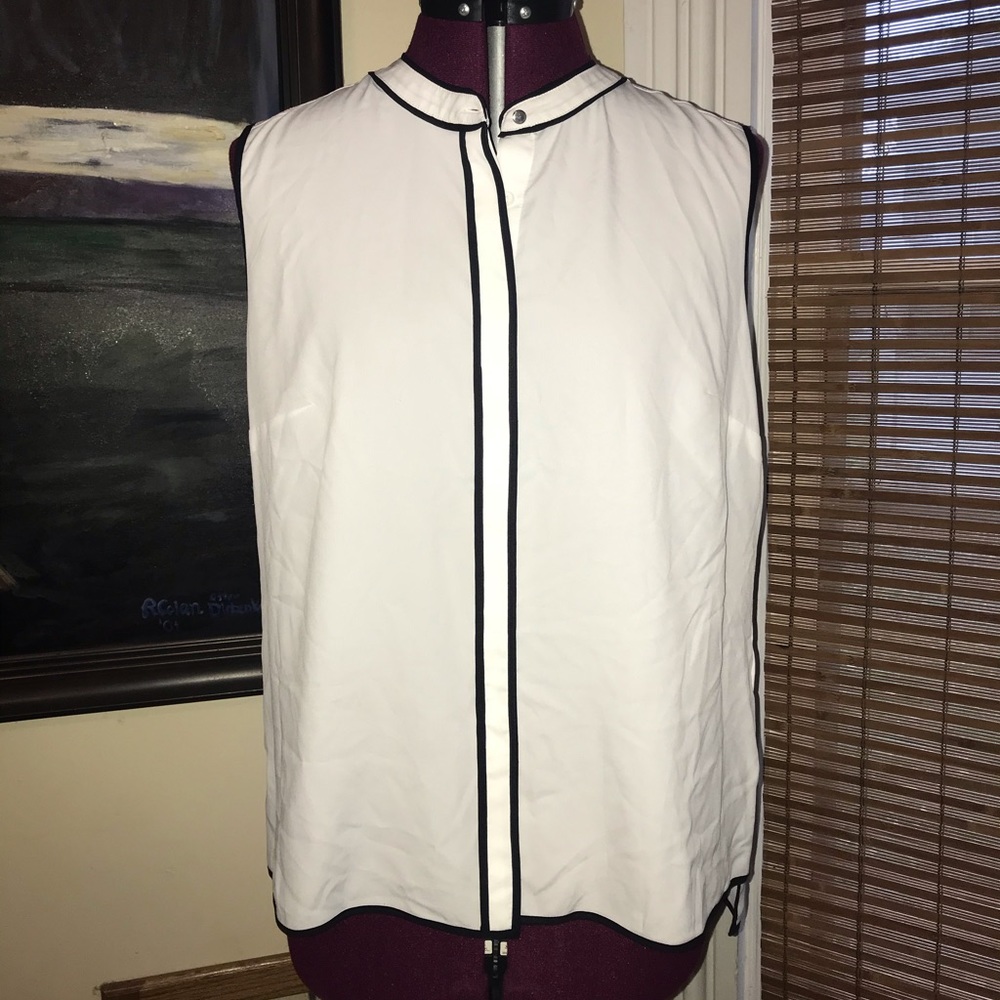 Liz Claiborne Sleeveless Blouse L